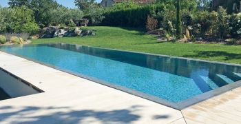 L'essor des piscines coques en vinylester de Boulevard De la Piscine