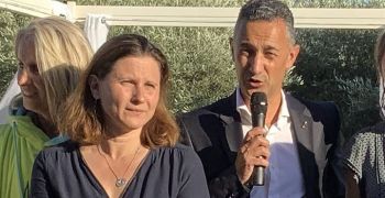 Visite de la ministre charg&eacute;e des Sports &agrave; la classe bleue Aisance Aquatique organis&eacute;e par la FPP