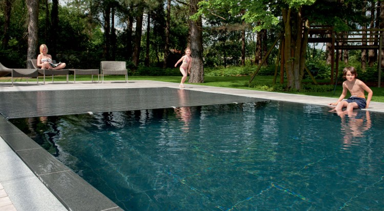 couvertures automatique int&eacute;gr&eacute;e piscine T&A