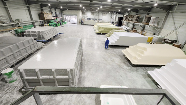 Usine P.I.D G&eacute;menos piscines coques polyester