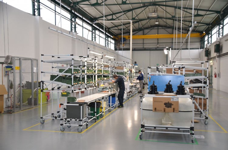 usine Agrisilos Cr&eacute;mone Italie Piscine hors sol haut de gamme luxe Laghetto