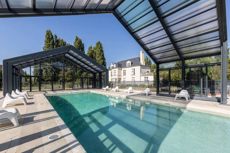 Abri Vénus couvrant l'espace aquatique du Camping Château Marais - ©Fred Pieau Abri Vénus couvrant l'espace aquatique du Camping Château Marais - ©Fred Pieau