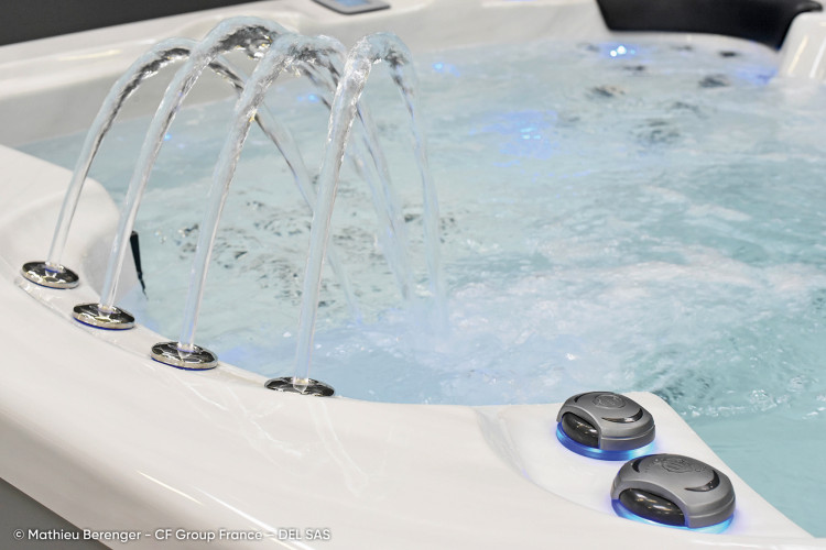 Nephea Spa de CF Group, des mod&egrave;les Premium super-&eacute;quip&eacute;s