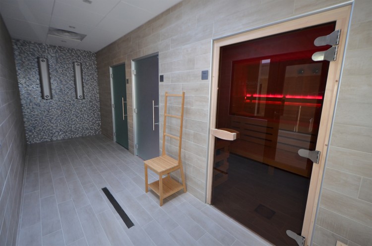 Espace bien-&ecirc;tre avec sauna, hammam et douche sensorielle Camping Au Port Punay acm spa
