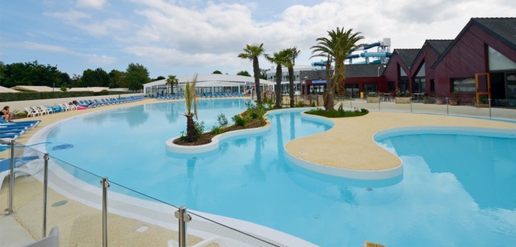 Bassin ext&eacute;rieur de 700 m2