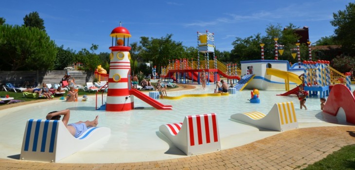 aire jeux aquatiques camping le s&eacute;rignan plage piscine traitee generateur chlore in situ pure chlore