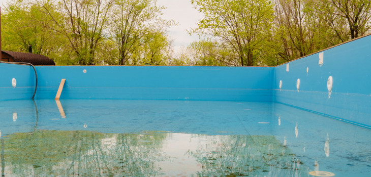 Piscine &agrave; r&eacute;nover