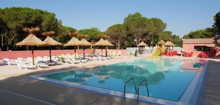 Piscine r&eacute;nov&eacute;e camping Campinus