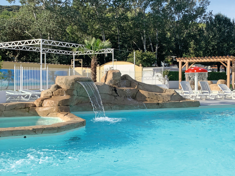 piscine r&eacute;nov&eacute;e camping la Madone
