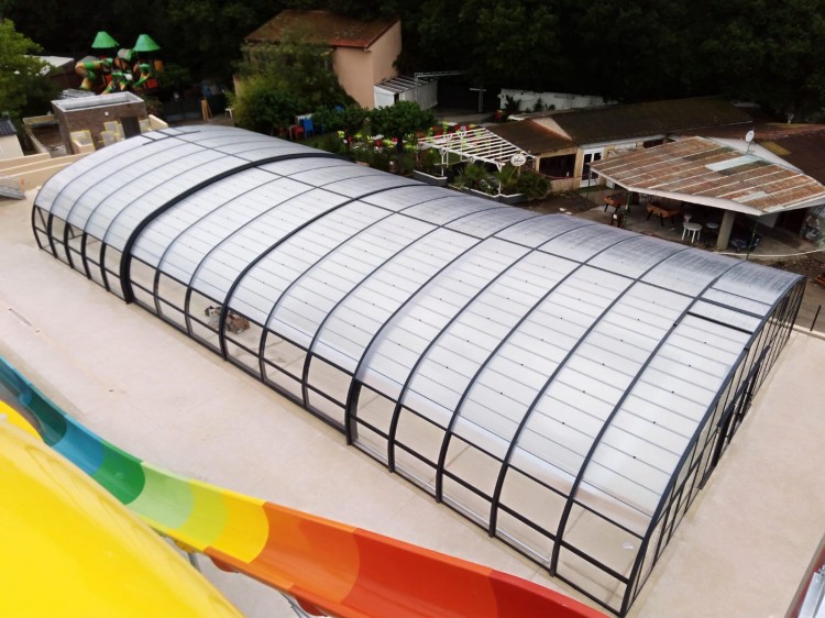 Abri haut mixte Vegametal by Fluidra piscine camping Al Sol Argel&egrave;s-sur-mer