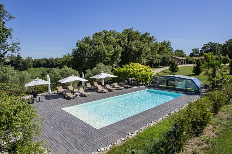 Abri piscine mi-haut Arcadia de V&eacute;nusDomaine de Naz&egrave;re