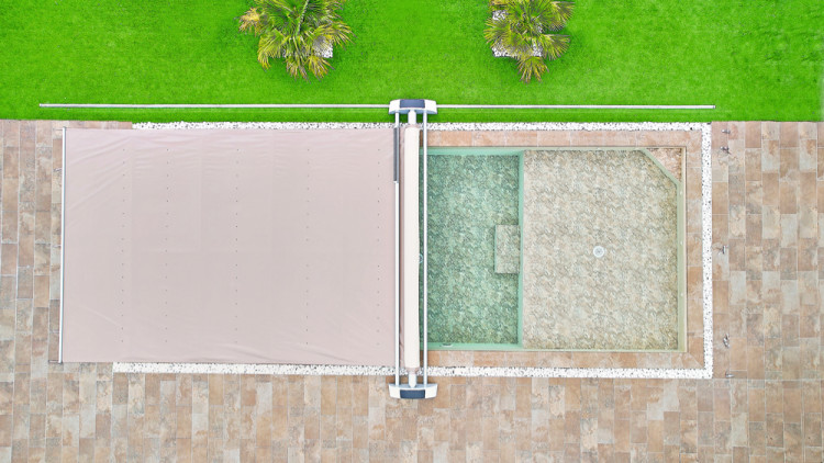 Couverture &agrave; barres motoris&eacute;e Eden d'APF Pool Design