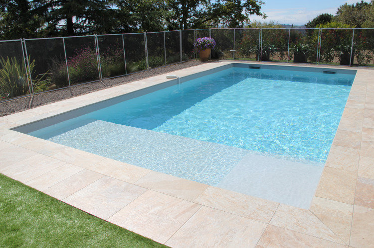 PVC arm&eacute; Hydroflex gris clair