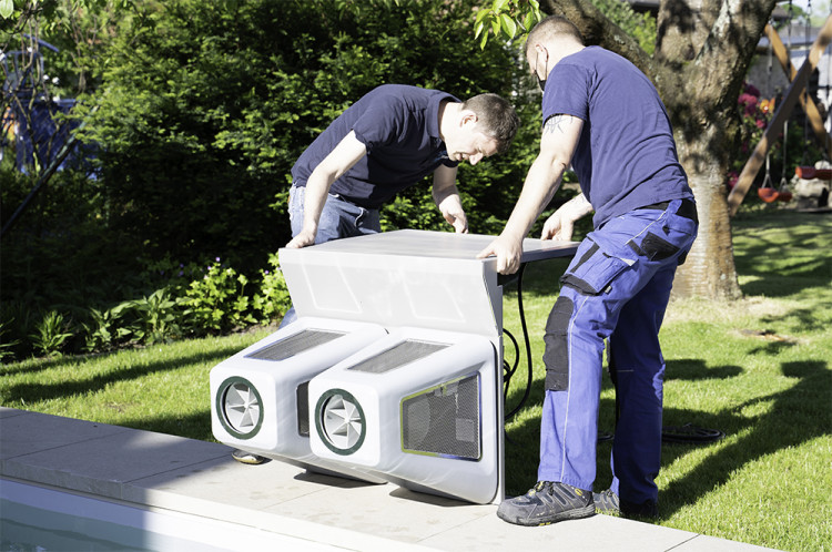 EasyStar se fixe facilement &agrave; la margelle de la piscine