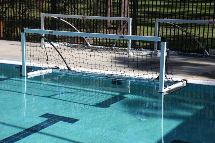 but comp&eacute;tition Water Polo Anti Wave