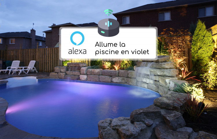 Eclairage LED piscine de CCEI contr&ocirc;l&eacute; par la voix piscine &eacute;clair&eacute;e en violet par assistant vocal Alexa
