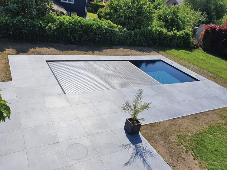 Lame solaire en PVC gris fum&eacute;