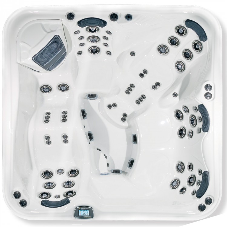 cuve est en acrylique renforc&eacute; Lucite Ultimate Spa