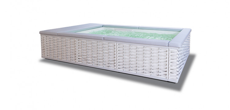 Musa above-ground pool by Piscine Laghetto&reg; Fluidra