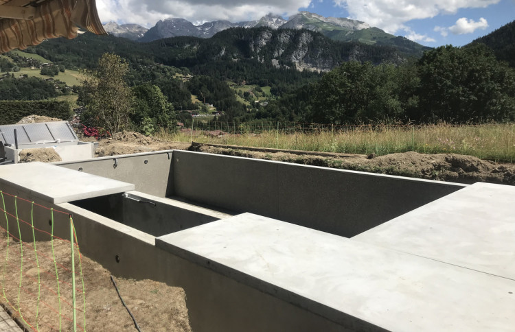 R&eacute;serve en b&eacute;ton &eacute;tanche accol&eacute;e &agrave; la piscine Kaoli