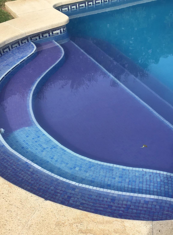 taches pr&eacute;sence de m&eacute;taux dans la piscine