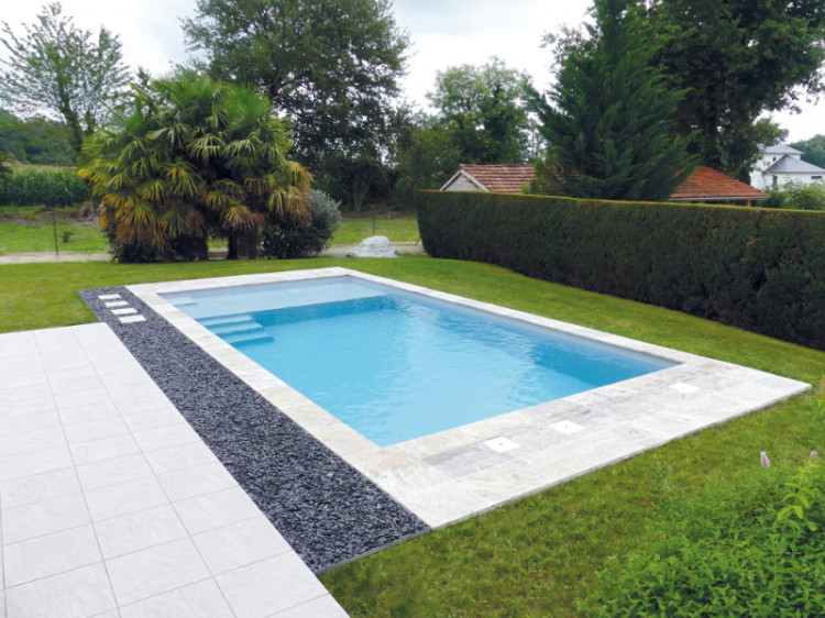 Piscine coque Prado Plage de G&eacute;n&eacute;ration Piscine