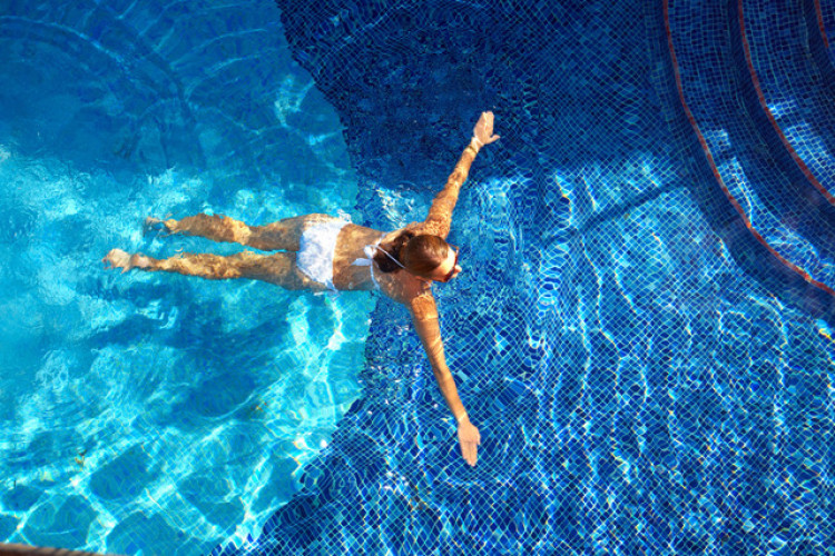 Piscine trait&eacute;e avec Pool Tiger 