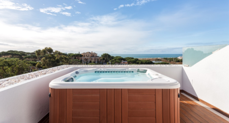 La gamme Zena&eacute; Salins du midi spa et de bain