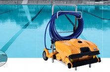 PRO X7: pulitore per piscine pubbliche facile da usare