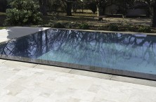 Innovaciones para las piscinas desbordantes y las piscinas espejo