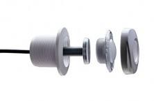 Changing light under water is easier thanks to S.R. Smith