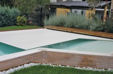 Due sistemi di coperture per piscine automatiche