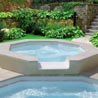 Iris, une gamme d&rsquo;espaces d&eacute;tente pour piscines