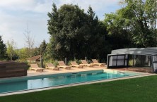 Abris piscine et pergolas bioclimatiques pour les &eacute;tablissements recevant du public