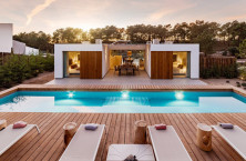 D&eacute;tente Piscines sublime le bois