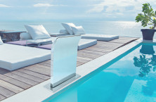 Des &eacute;quipements piscine luxueux et sobres pour des piscines qui se distinguent