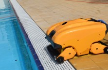 Deux robots de r&eacute;f&eacute;rence pour le nettoyage des piscines collectives