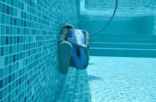 Dolphin M600, nouveau robot de piscine de Maytronics, ultra-performant et connect&eacute; en temps r&eacute;el