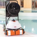 Hexagone zabudoval videokameru do čist&iacute;c&iacute;ho robota pro baz&eacute;ny Chrono MP4