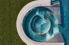 Id&eacute;ale pour une Lazy River : la turbine &agrave; courant HydroStar Pro de Binder