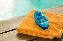 Das elektronische Messger&auml;t Scuba II von Lovibond spielend : einfache und zuverl&auml;ssige Poolwasseranalyse