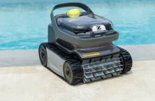 L&rsquo;entretien des piscines simplifi&eacute; &agrave; l&rsquo;extr&ecirc;me avec le robot &eacute;lectrique PIXEL&trade; OP 32