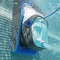 La gamme de robots &eacute;lectriques DOLPHIN pour les piscines priv&eacute;es de toute taille 