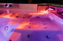 La nouvelle marque premium de spas acrylique H&H de Poolstar