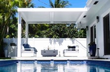 La nouvelle pergola design R-Shade d&rsquo;Azenco avec goutti&egrave;re int&eacute;gr&eacute;e invisible