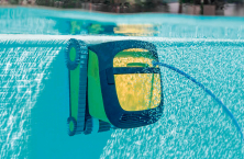 Le Dolphin Wave 90i de MAYTRONICS, robot nettoyeur de piscines collectives, toujours connect&eacute; 