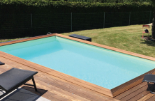 Le charme et la durabilit&eacute; naturelle des piscines bois