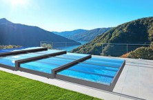 La nuova copertura telescopica Champion per coprire e proteggere la piscina