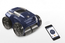 Il robot Alpha iQ&trade; riunisce tutte le tecnologie ZODIAC per una pulizia efficiente della piscina