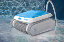 Le robot P450 de BWT Pool Products ultral&eacute;ger et performant 